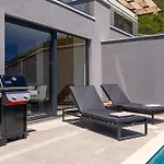 Blue Sunset - Stunning Sea View Luxury With Private Heated Pool Villa Brsecine