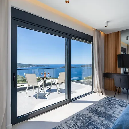 Blue Sunset - Stunning Sea View Luxury With Private Heated Pool