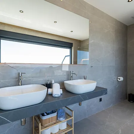 Villa Blue Sunset - Stunning Sea View Luxury With Private Heated Pool Brsecine