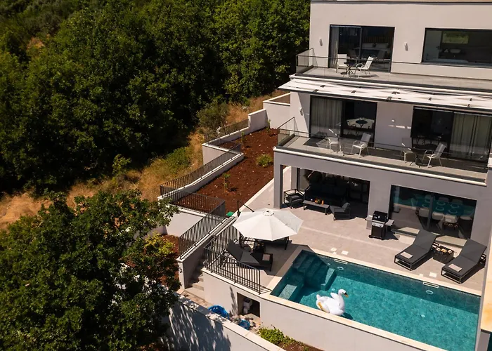 Blue Sunset Villa *